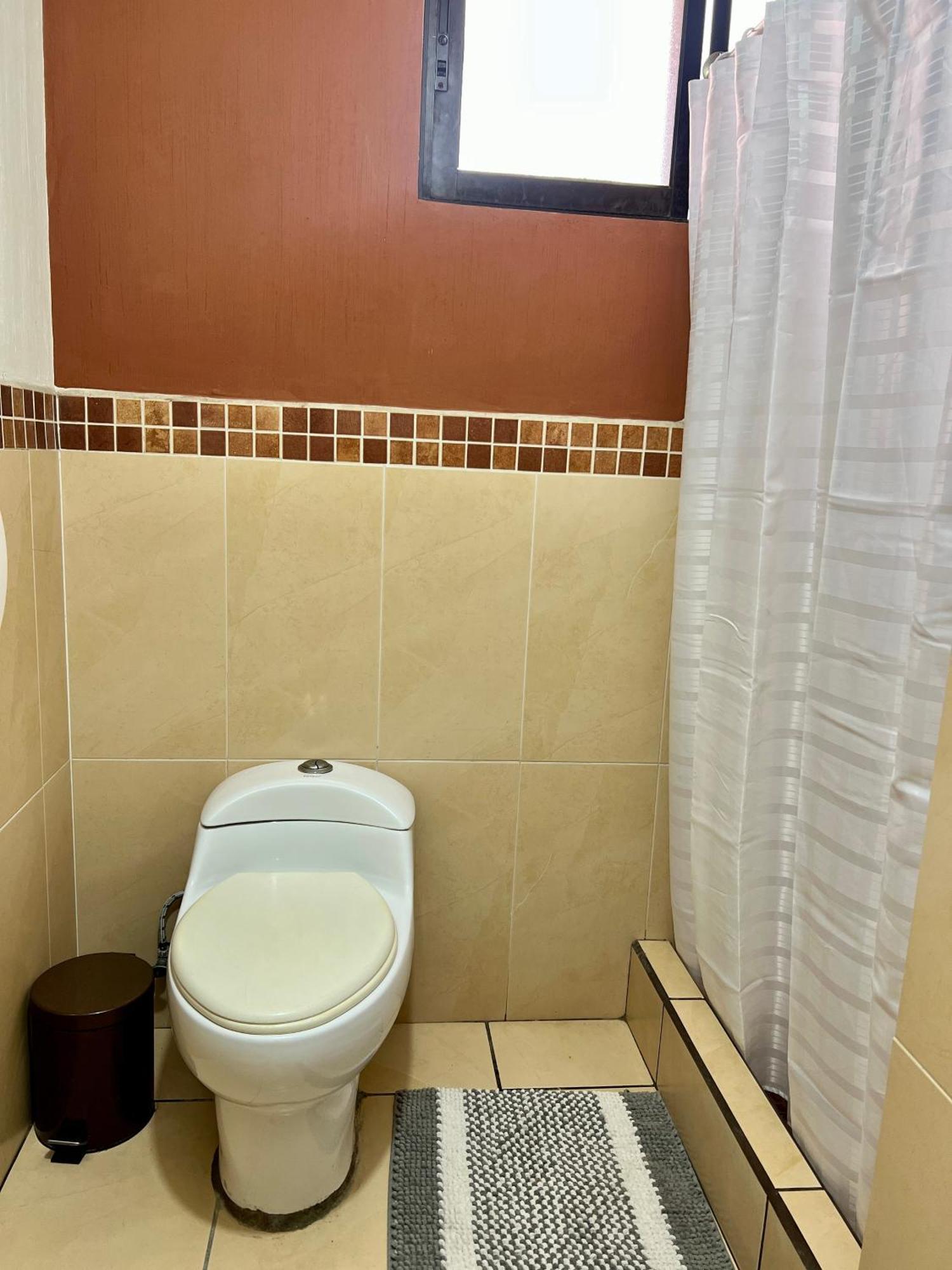 Amplio Apartamento, En Colonia Cerezos, Tercer Nivel Appartement Quetzaltenango Buitenkant foto